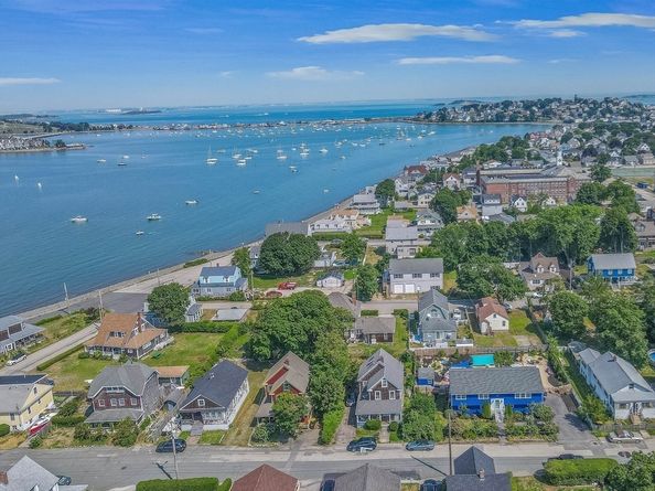 15 H St, Hull MA 02045