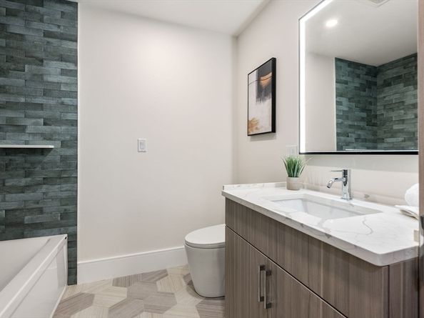 527 East 7th Street 3, Boston MA 02127