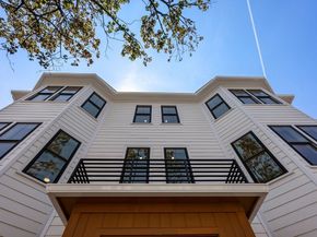 527 East 7th Street 3, Boston MA 02127