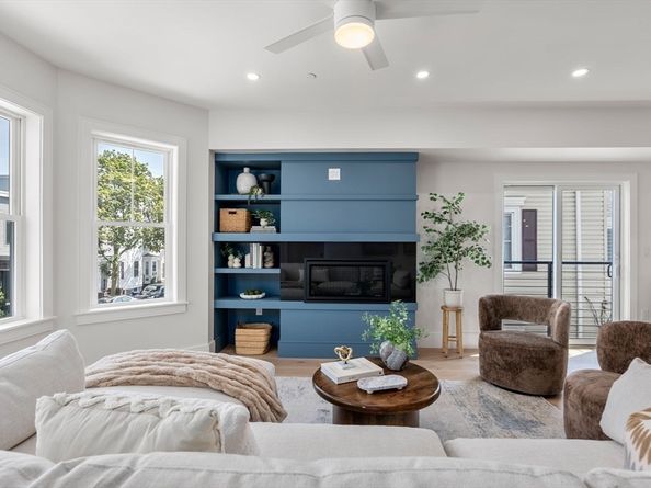 527 East 7th Street 3, Boston MA 02127