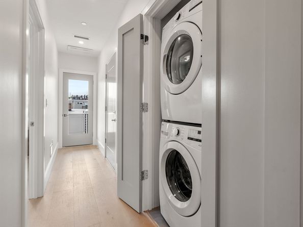 527 East 7th Street 3, Boston MA 02127