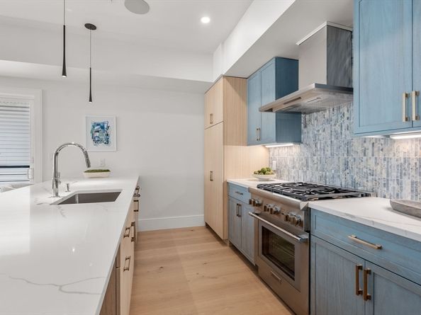 527 East 7th Street 3, Boston MA 02127