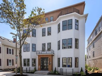 527 East 7th Street