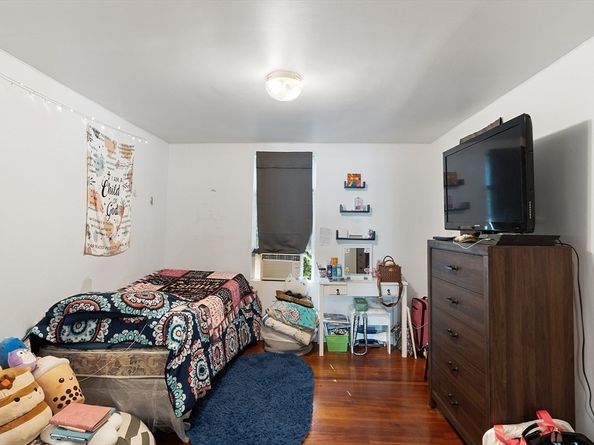 18 Candlewood St, Worcester MA 01602