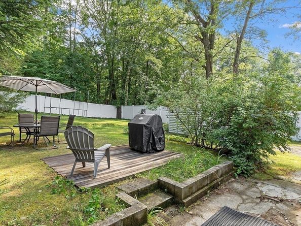 18 Candlewood St, Worcester MA 01602