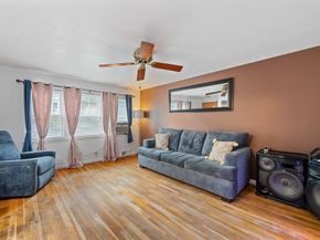 121 Pilgrim Ave, Worcester MA 01604
