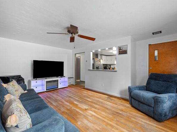 121 Pilgrim Ave, Worcester MA 01604