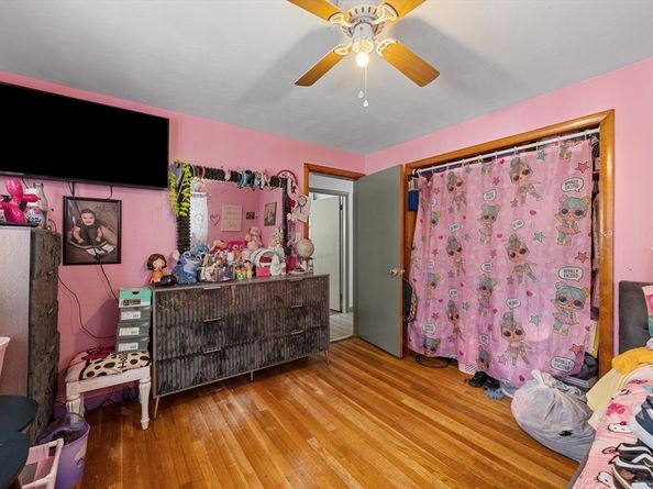 121 Pilgrim Ave, Worcester MA 01604