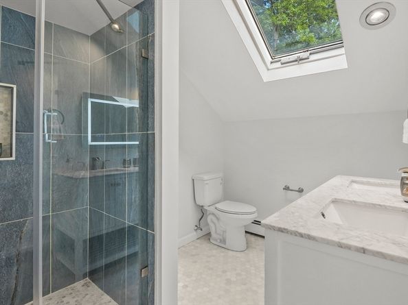 6 Barrows Road, Mendon MA 01756