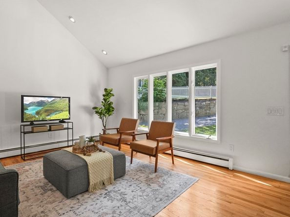 6 Barrows Road, Mendon MA 01756