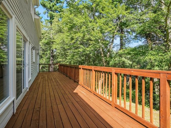 6 Barrows Road, Mendon MA 01756