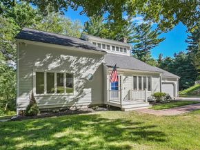 6 Barrows Road, Mendon MA 01756