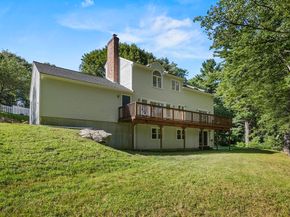 6 Barrows Road, Mendon MA 01756