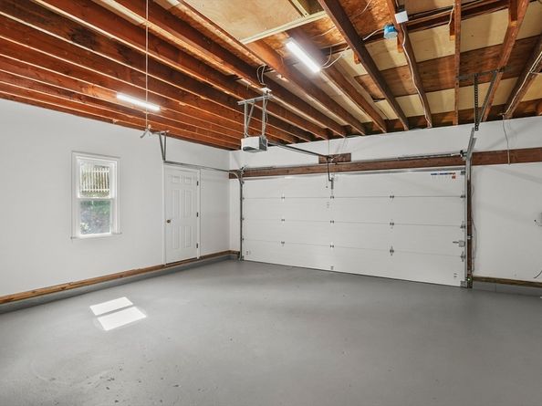 6 Barrows Road, Mendon MA 01756