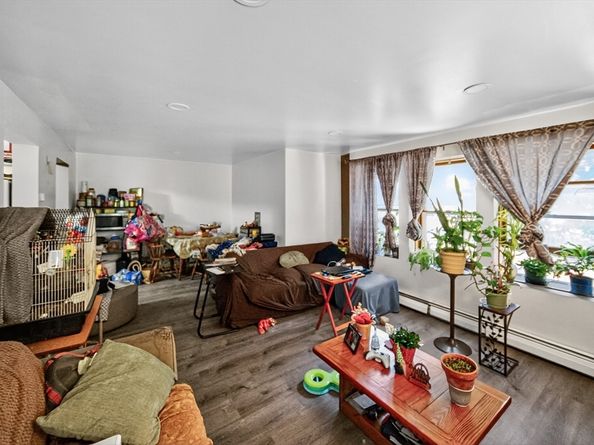 208 Plymouth St, Fitchburg MA 01420