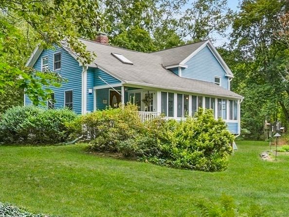 11 Chestnut St, Stow MA 01775