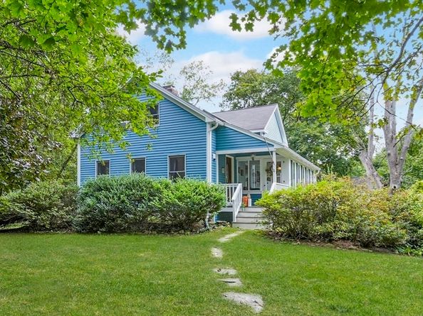 11 Chestnut St, Stow MA 01775