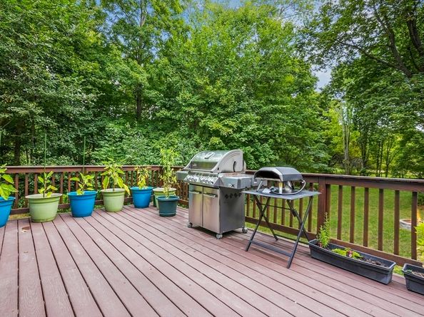 11 Chestnut St, Stow MA 01775