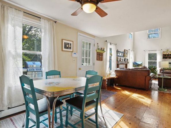 11 Chestnut St, Stow MA 01775