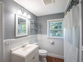 32 Doyle St, Leominster MA 01453
