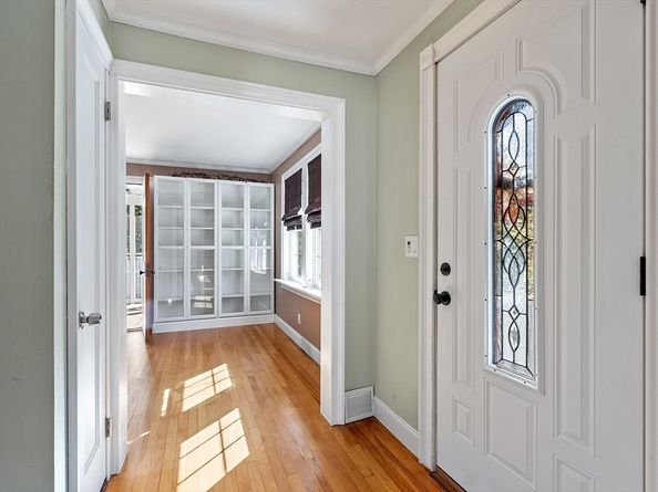32 Doyle St, Leominster MA 01453