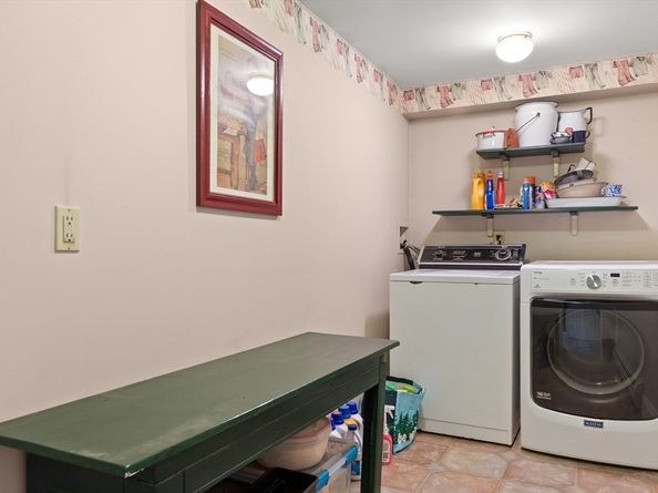 70 Maple St, West Newbury MA 01985