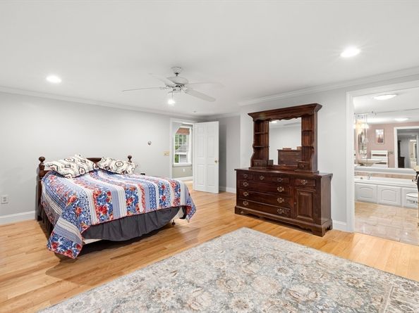 70 Maple St, West Newbury MA 01985