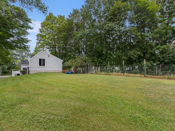 70 Maple St, West Newbury MA 01985