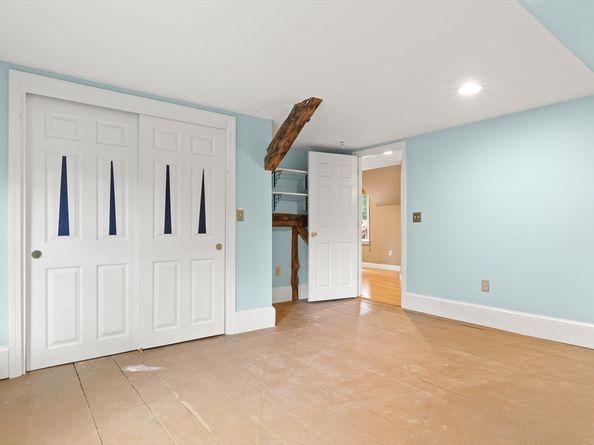 70 Maple St, West Newbury MA 01985