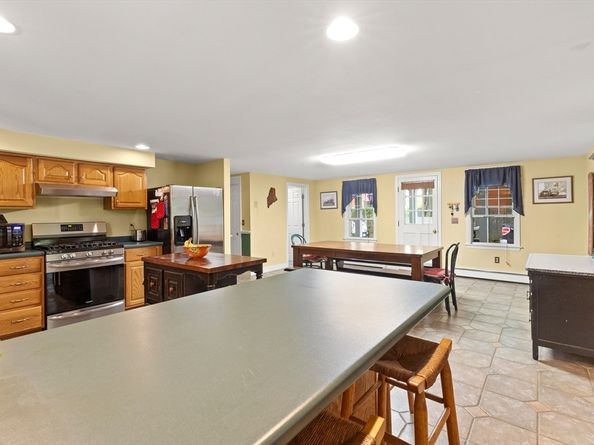 70 Maple St, West Newbury MA 01985