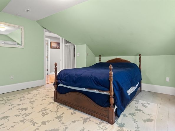 70 Maple St, West Newbury MA 01985