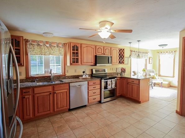 64 Britney Dr, Holden MA 01520