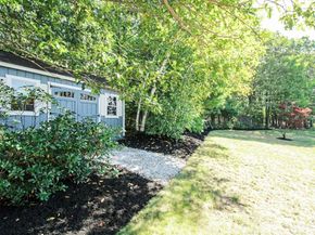 64 Britney Dr, Holden MA 01520