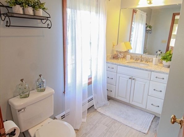64 Britney Dr, Holden MA 01520