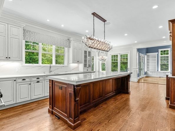 99 Old Colony Rd, Wellesley MA 02481