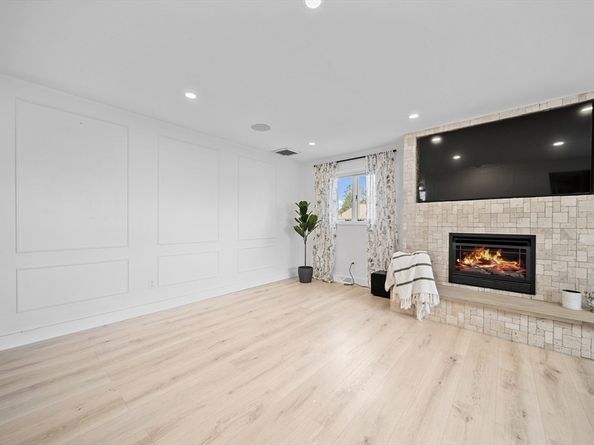 8 Butterworth Rd, Beverly MA 01915