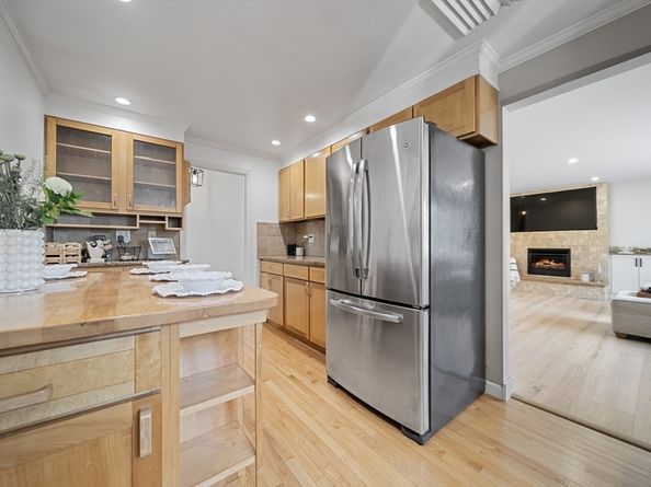 8 Butterworth Rd, Beverly MA 01915