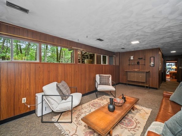 39 Indian Ridge Road, Natick MA 01760