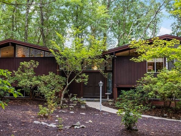 39 Indian Ridge Road, Natick MA 01760