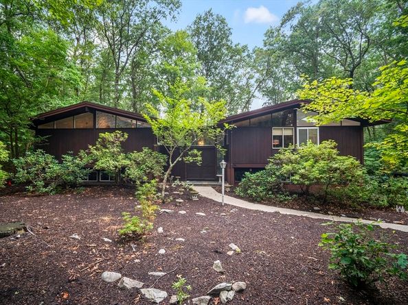 39 Indian Ridge Road, Natick MA 01760