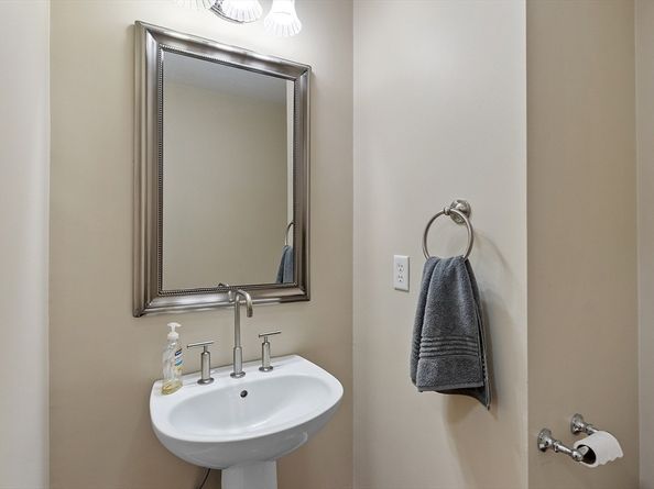 141 Pinewood Drive 10B, Gardner MA 01440