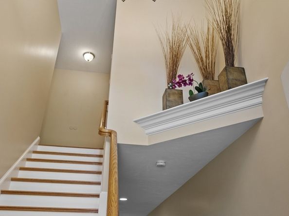 141 Pinewood Drive 10B, Gardner MA 01440