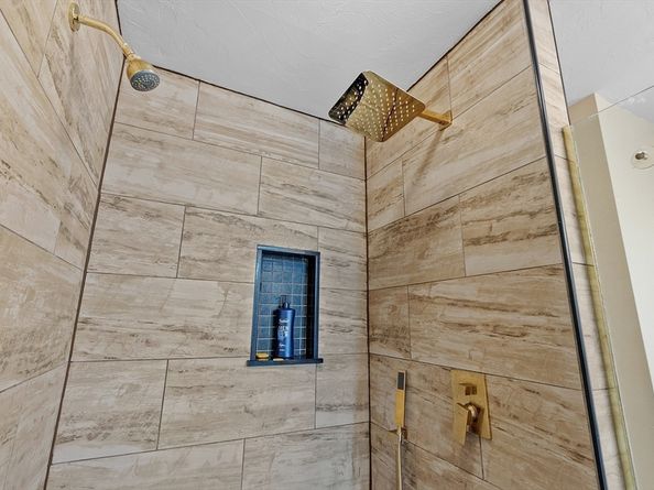 141 Pinewood Drive 10B, Gardner MA 01440