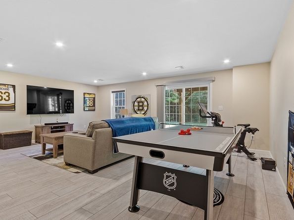 141 Pinewood Drive 10B, Gardner MA 01440