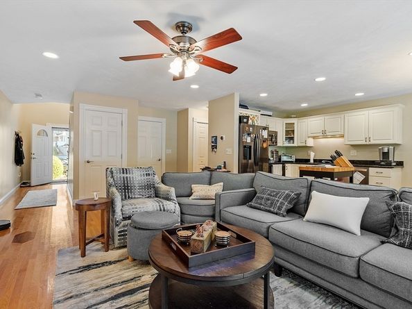 141 Pinewood Drive 10B, Gardner MA 01440