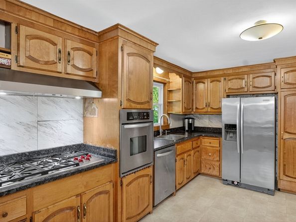341 Pleasant St, Framingham MA 01701