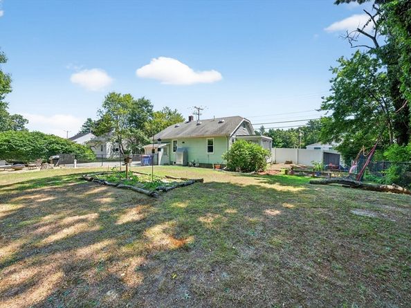 261 Marion Rd, Wareham MA 02571