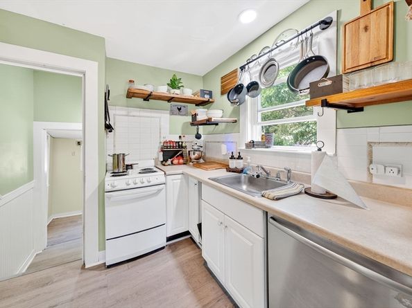 261 Marion Rd, Wareham MA 02571