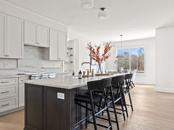 22 Common Court 22, Lexington MA 02421