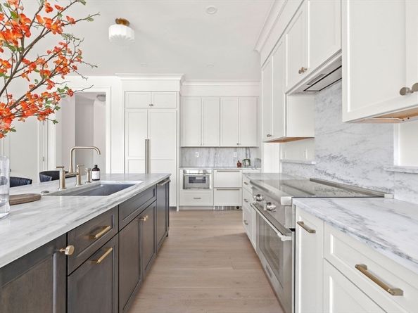 22 Common Court 22, Lexington MA 02421